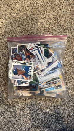 Assorted baseball cards