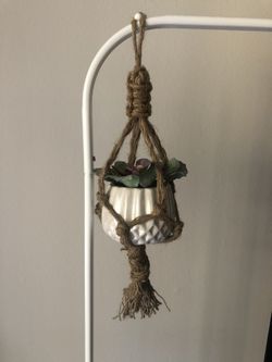 Plant hanger with pot