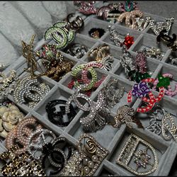 Designer Brooch Pins 