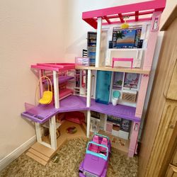 BARBIE DREAM HOUSE & ACCESSORIES 