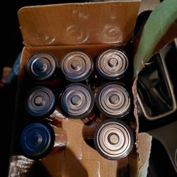 (8) D Batteries $5 Must Buy All 8 We Still Have It 