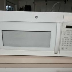 30" GE Microwave Over The Range 