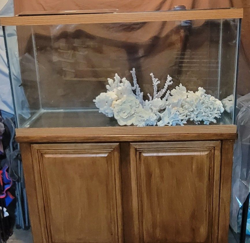 90 Gallon Salt Water Fish Tank With Cabinet