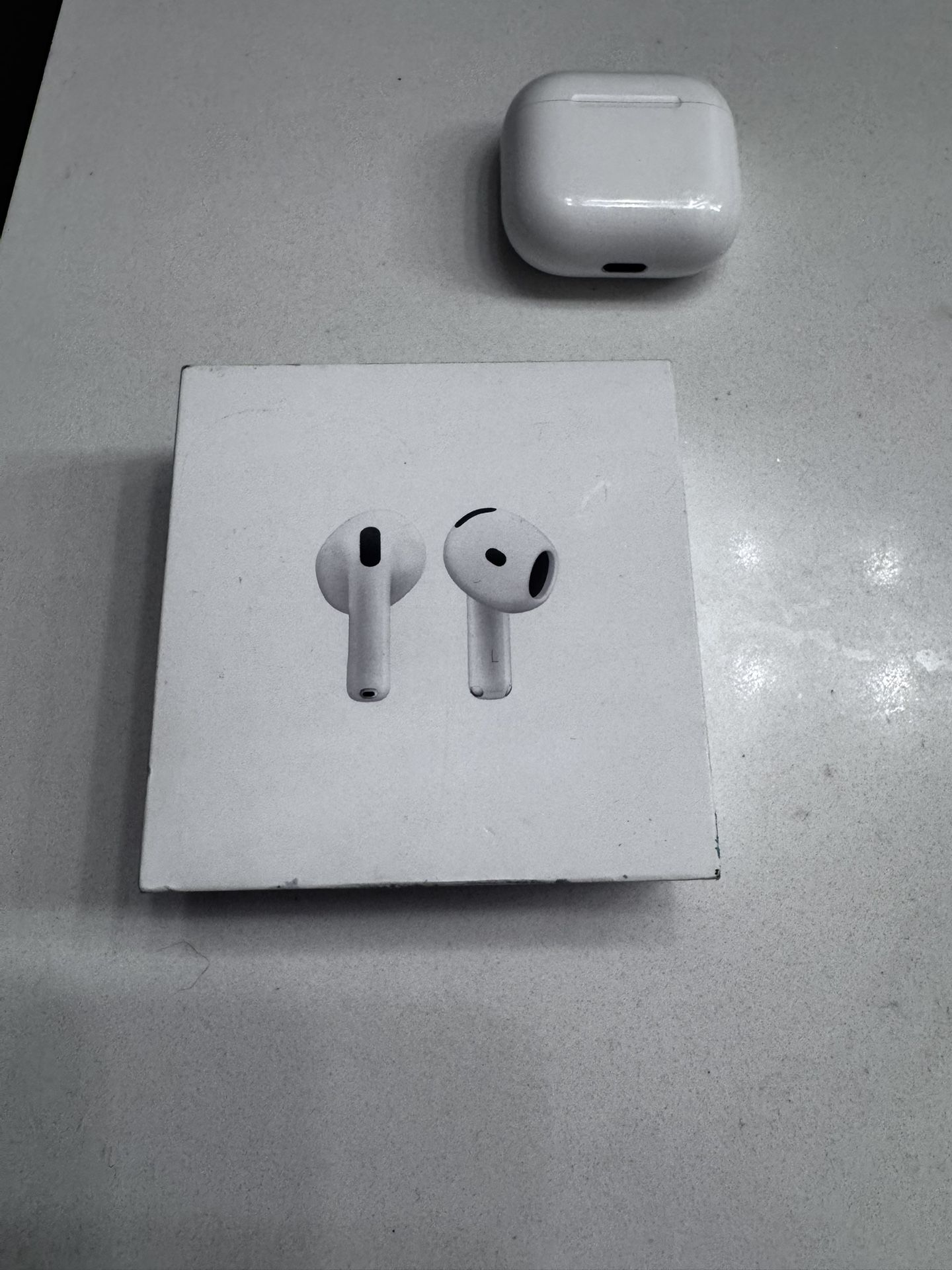 Apple Airpods 4