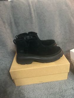 UGG Chelsea Boots Olive Green Size 9