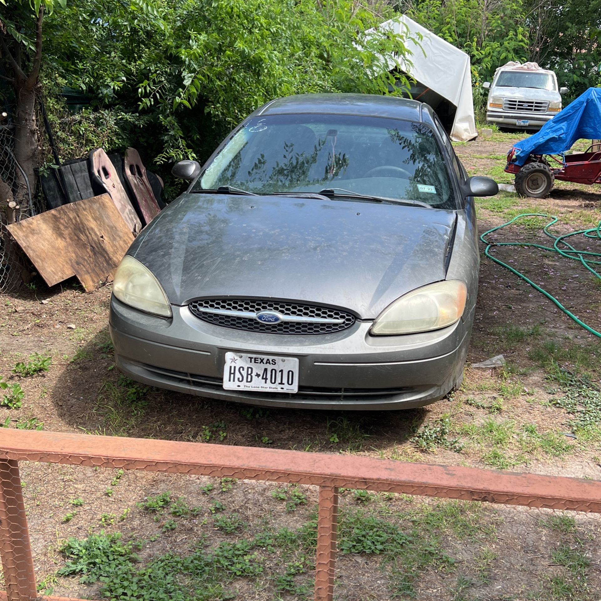 2000 Ford Taurus