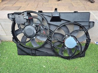 621-392 DUAL CAR - RADIATOR FAN //IN PERFECT CONDITION,  WORKS PERFECTLY