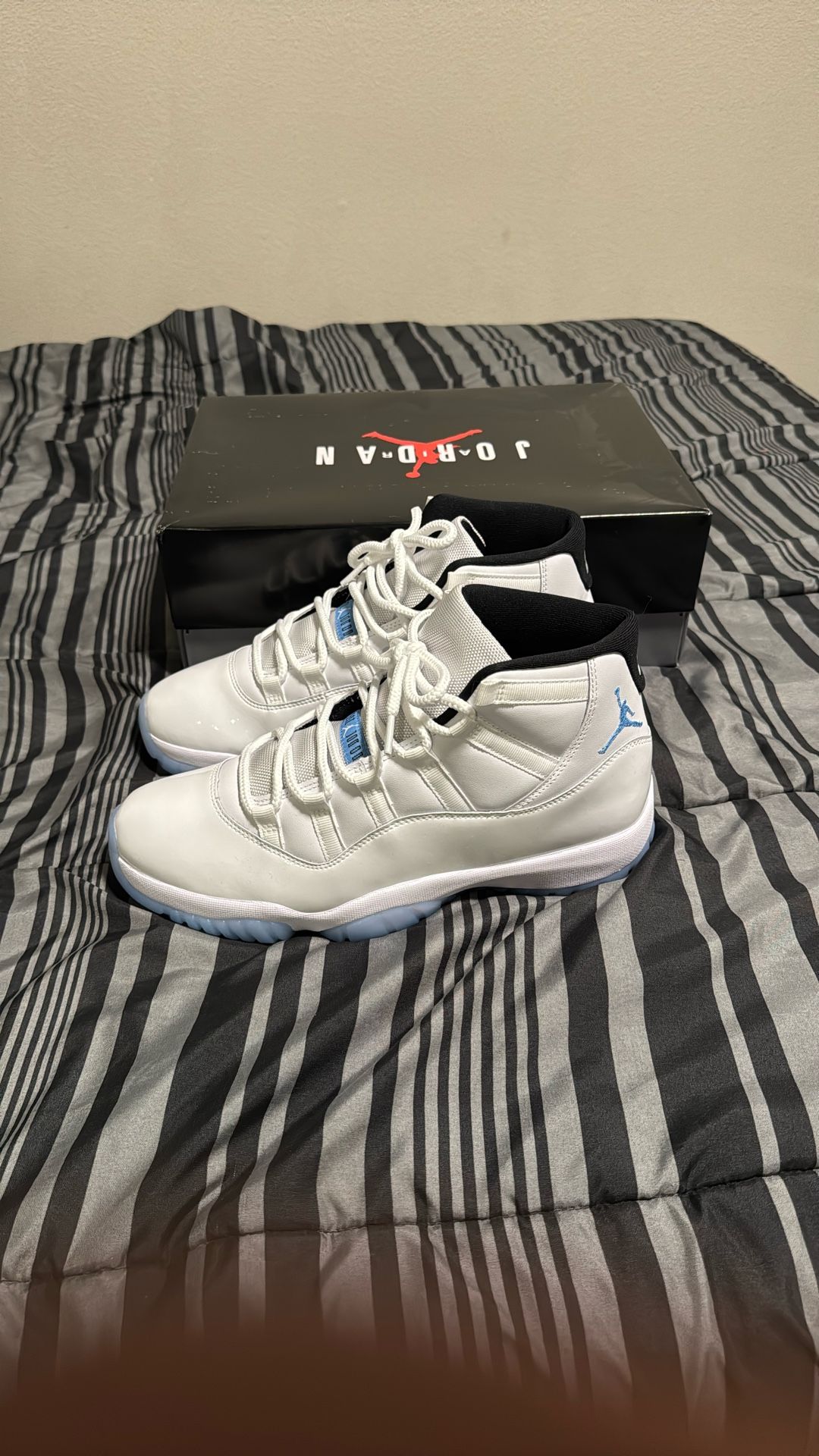 Jordan 11 Legend Blue