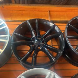 OME 2016 Doge Charger Rims Size 20