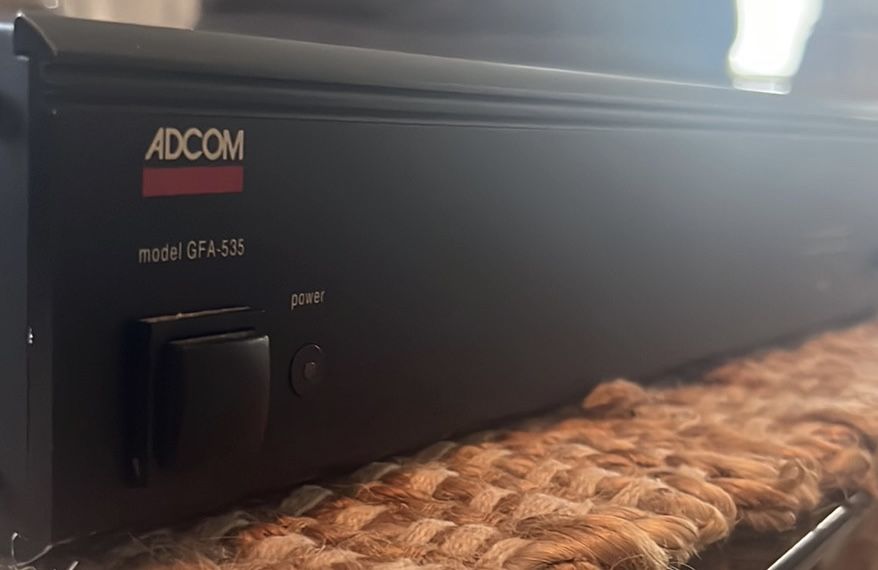 Adcom, Gfa 535 Power Amplifier