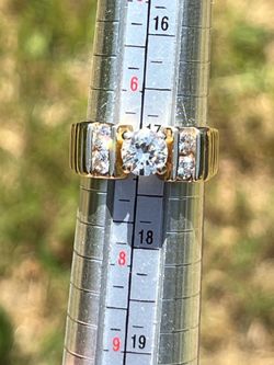 Vintage  14K Yellow Gold & Diamond Ring (Center Diamond  0.85 Ct) 7.1g - Size 7- Price is Firm