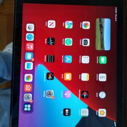 iPad 6th Generation 128 GB W/Unlimited Free Mobile Data