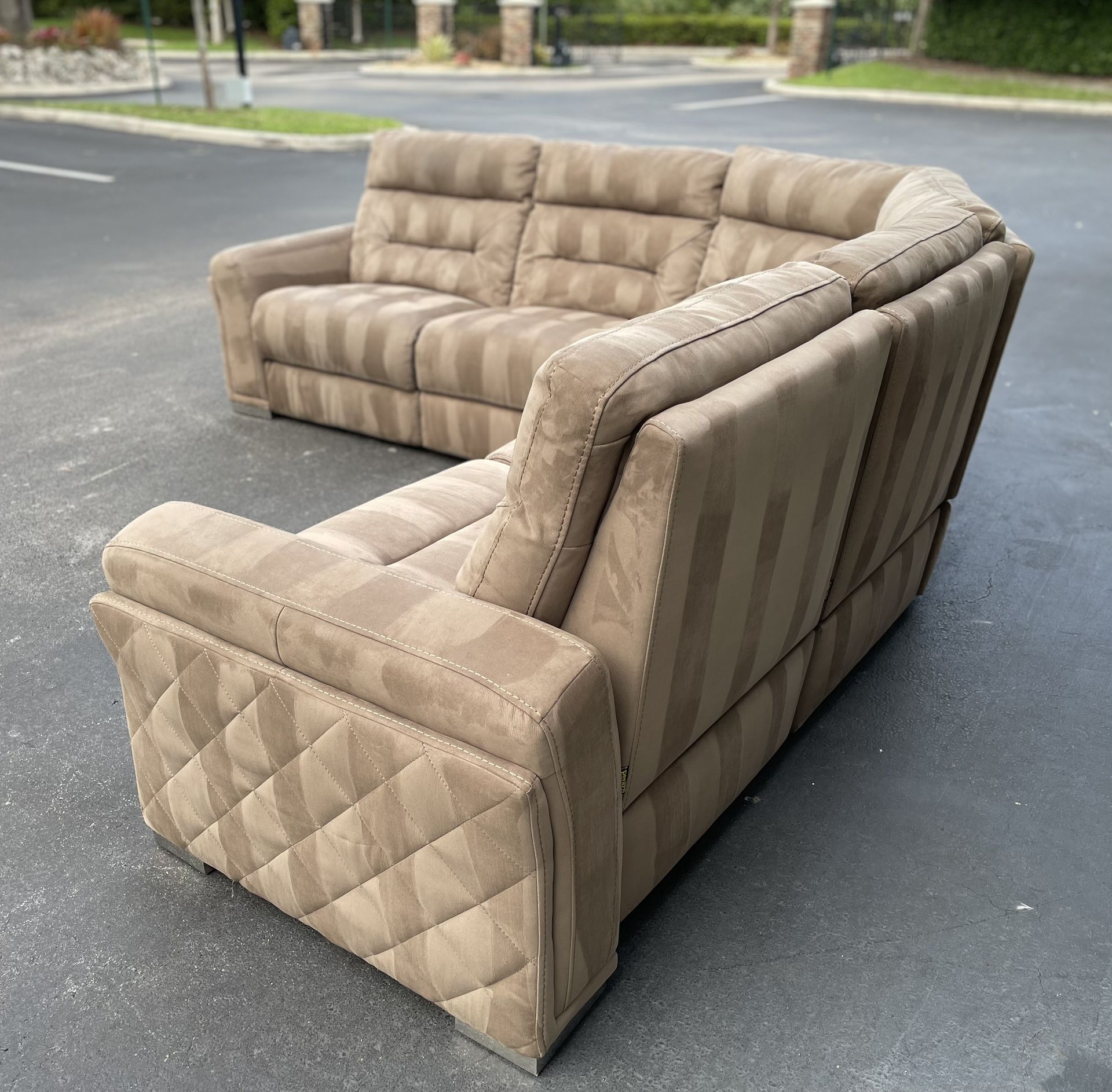 🛋️ Sectional Couch/Sofa - Light Brown - Recliners - Microfiber - Delivery Available 🚛