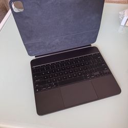 Magic Keyboard for iPad Pro 13” (M4 & M5)