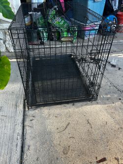 Wire dog crate