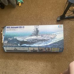 USS Intrepid CV-11 set by trumpeter