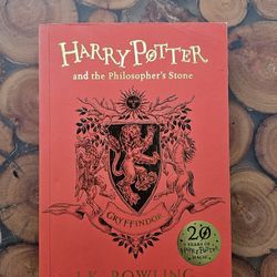 Harry Potter And The Philosopher's Stone (Gryffindor Edition)