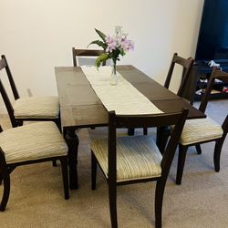 Extendable Dining Table