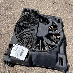 Land Rover Range Rover Engine Cooling Fan Assembly 2010-2012