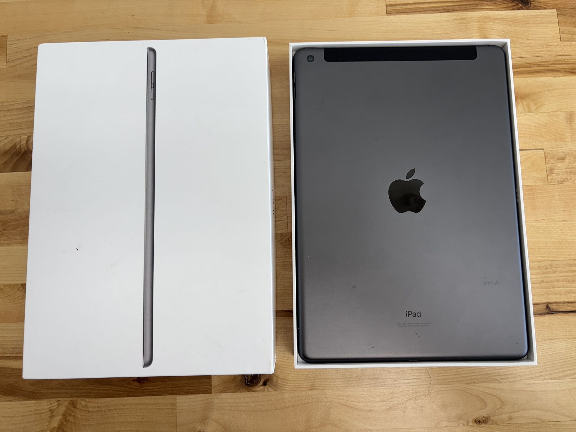 New in Box iPad 9th Gen 10.2-inch (2021) 64GB WiFi + Cellular Space Gray 