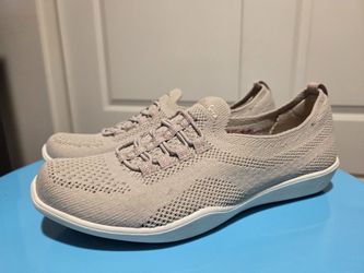 Skechers NEWBURY ST SLIP ON SHOES SIZE 5 US 