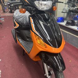 Brand New 2023 Razor 150cc Gas Scooter 
