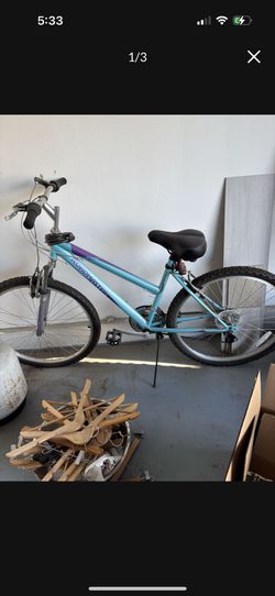 Schwinn Roadmaster mountain bike 18 speed