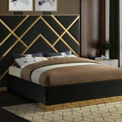 [SPECIAL] Vector Velvet Black Queen Platform Bed

