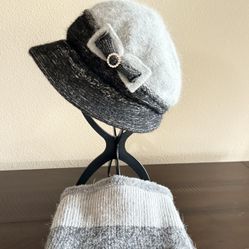 winter women's Hat (fleece lined inner) Neck warmer set never worn new