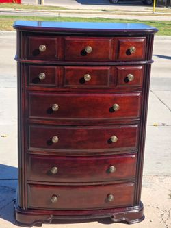 DRESSER