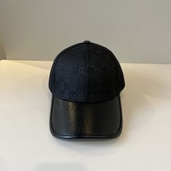 Women's black baseball cap