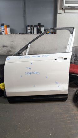 2017-2018-2019-2020-2021-2022-2023 LAND ROVER DISCOVERY FRONT LEFT DOOR OEM USED #11041