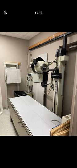 X-Ray Machine With Table