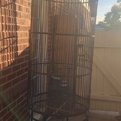 Large Bird Cage.  Perfect For Parrots