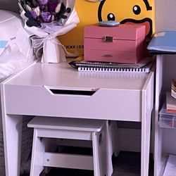 2 Kid Desk And Table 