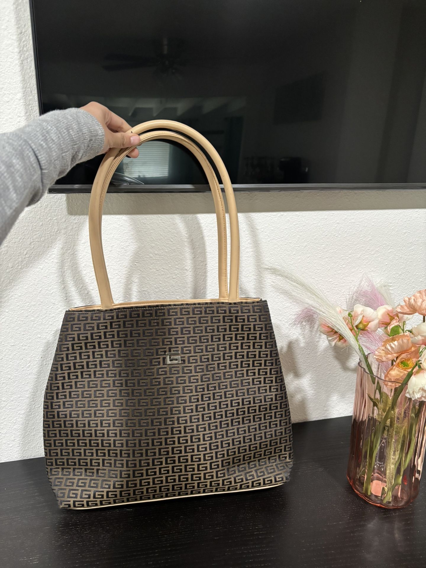 Guess shoulder Bag