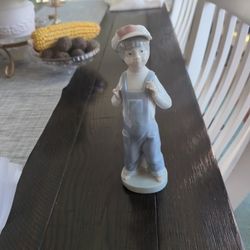 Lladro Spain Porcelain Figurine