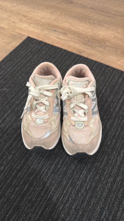 New Balance Shoes Pink Size 10