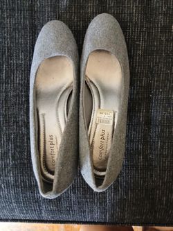 Grey Pumps