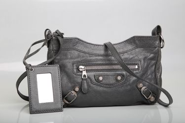 😍 BALENCIAGA Agneau Classic Hip Gris Fossile wallet on chain