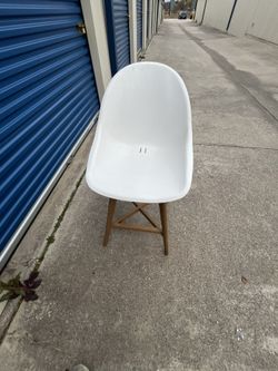 Beautiful high chair $19