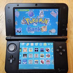 Nintendo 3DS XL With Pokemon Bank And Poke Transporter Working.