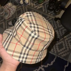 Burberry, Hat