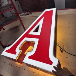 Set Complete of Luminous Letters / Set Completo De Letras Luminosas