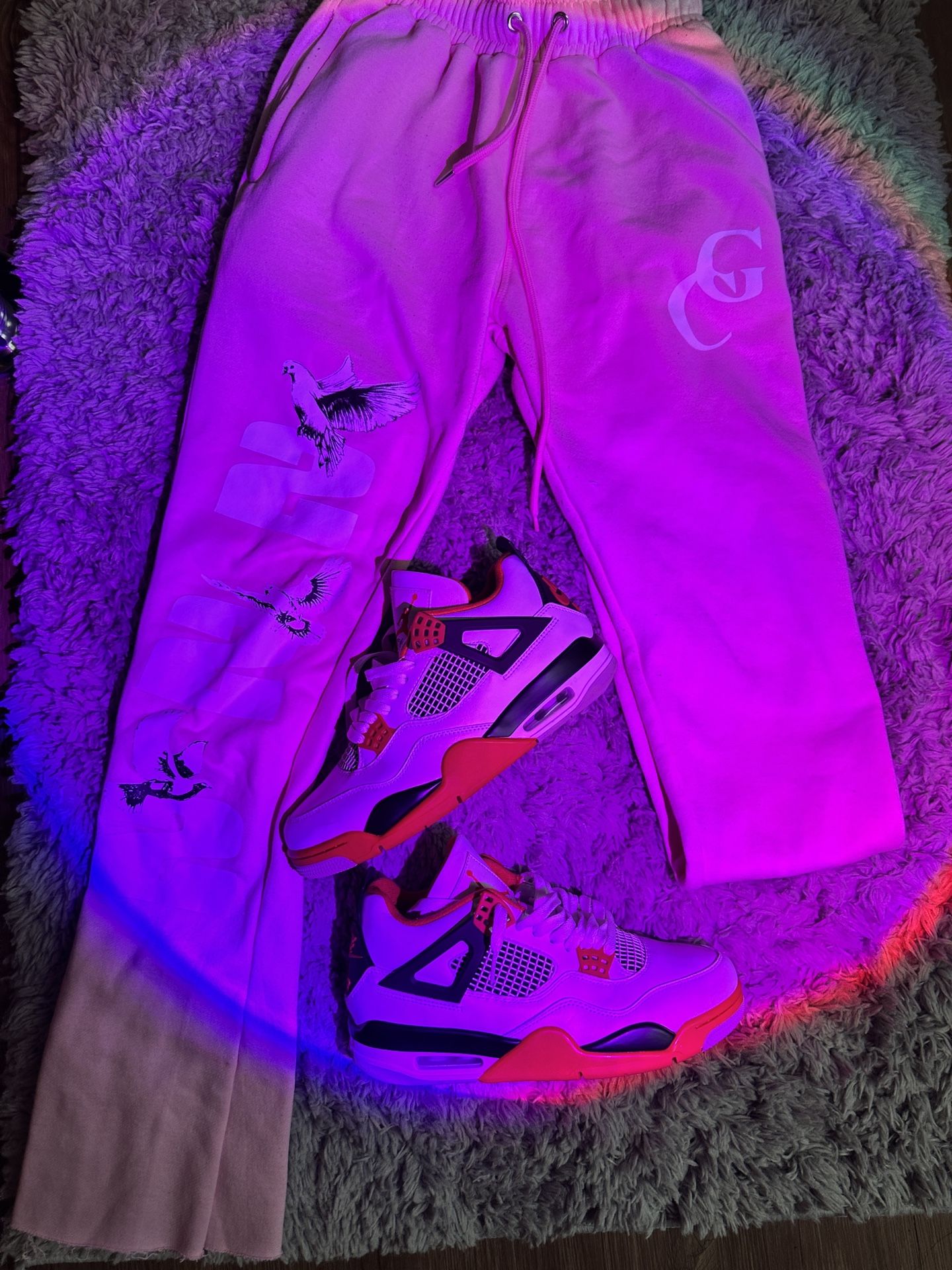 Jordan 4s & Sweatpants Bundle