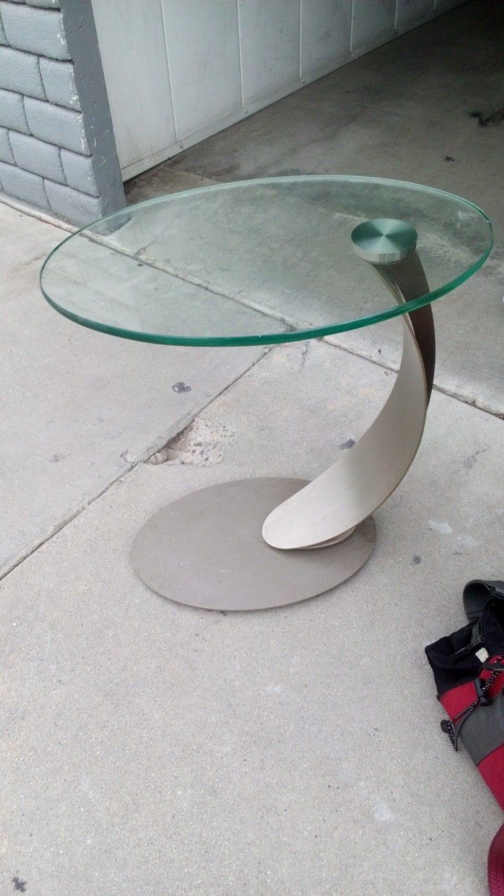 Very Classy Side Table for Sale in Anaheim, CA OfferUp