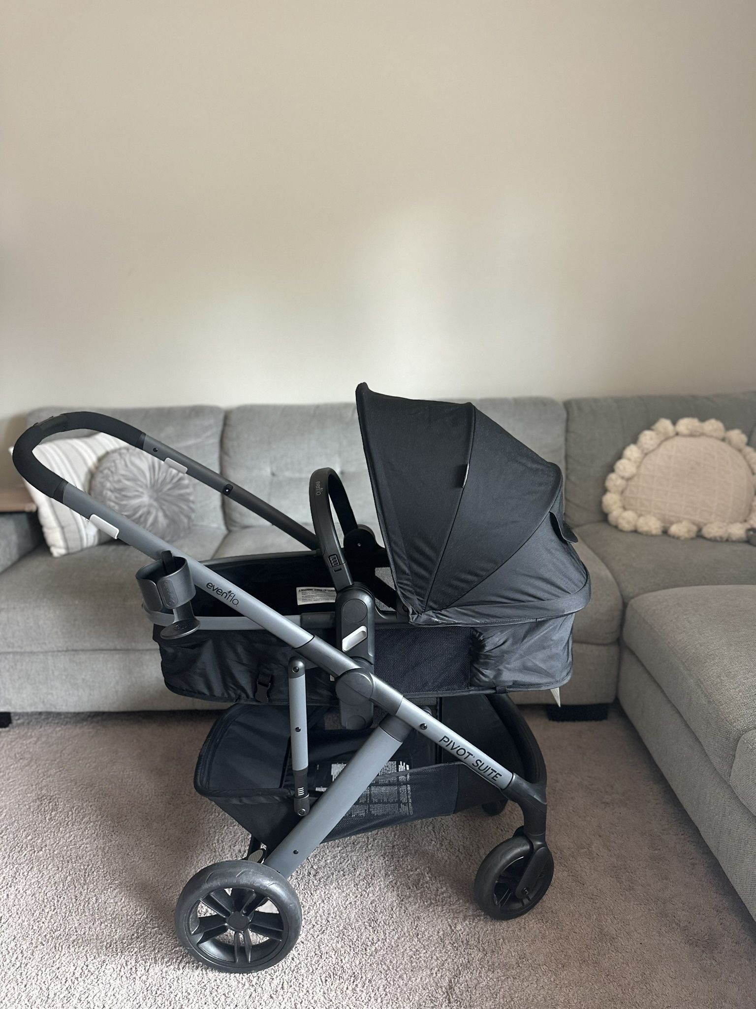 Evenflo Pivot Suite Modular Travel System with LiteMax Infant Car Seat (Devon Gray)