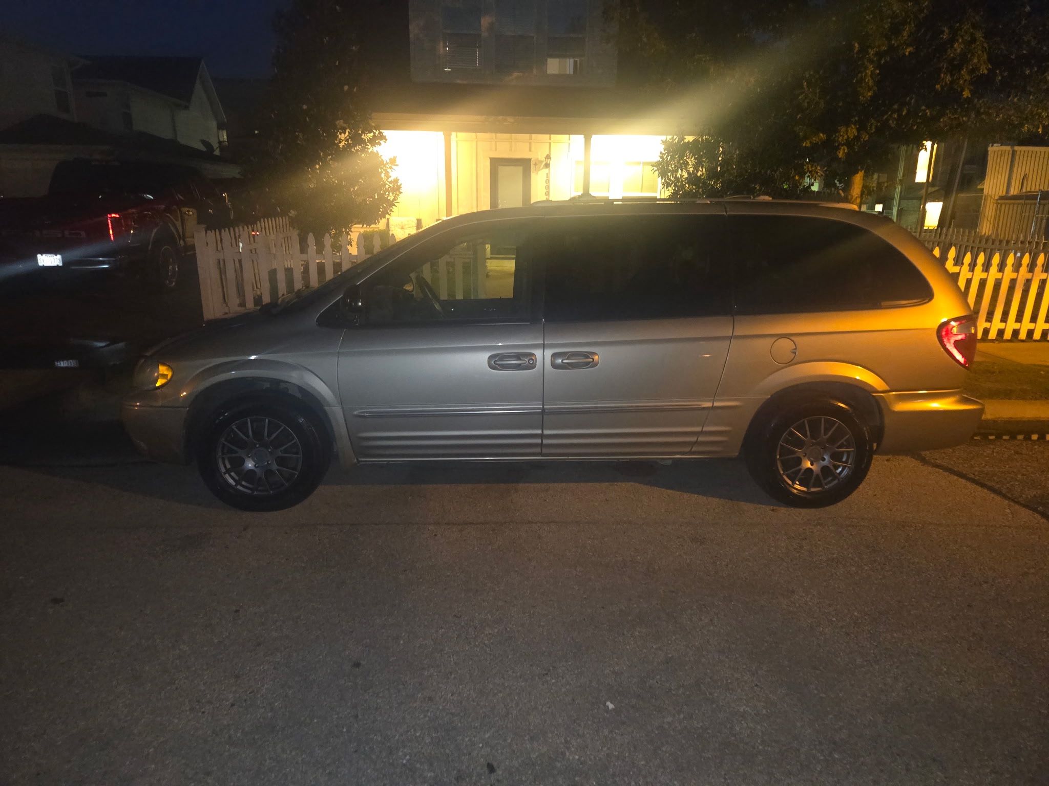 2002 Chrysler Town & Country