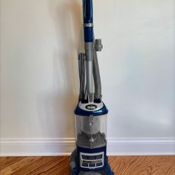 Shark Navigator Lift-Away Deluxe Upright Vacuum (NV360)