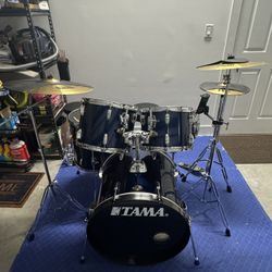 TAMA Imperialstar drum set with Evans heads